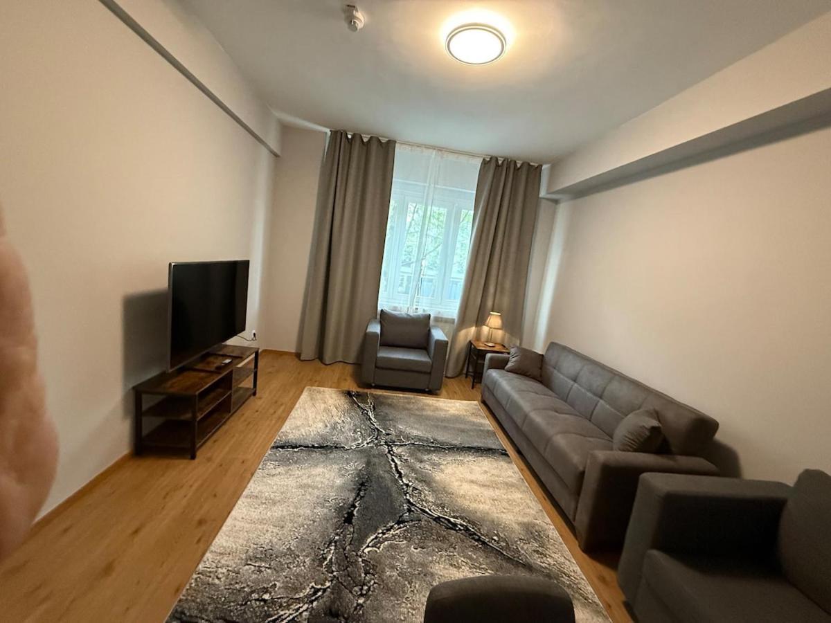 Deluxe Apartment With 2 Rooms L-Peony Apartment